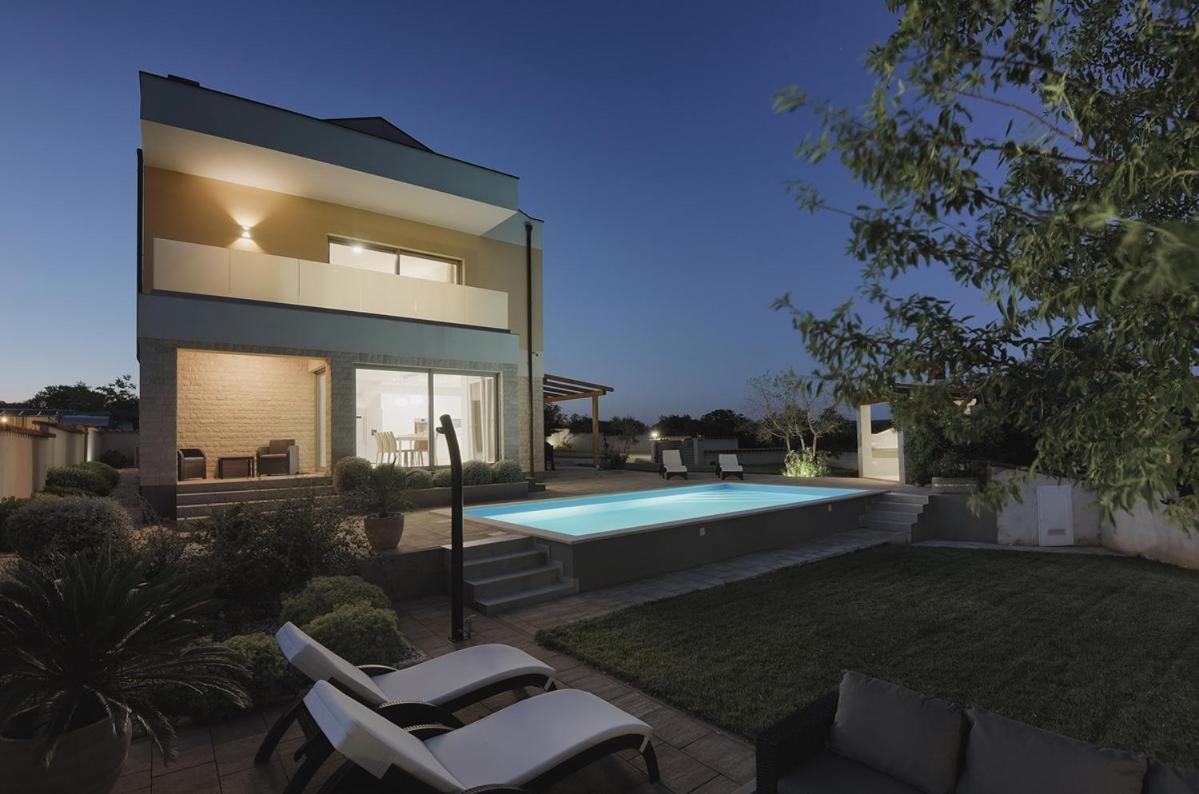 Villa White Barbariga Exterior photo